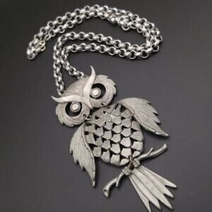 Vintage Silver Tone Articulated Owl Necklace, 21" Length, 1970s